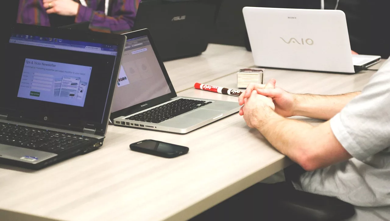 What to Consider When Using Staffing and Outsourcing Services